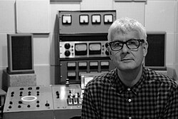 Steve Levine โปรดิวเซอร์มือทองผู้สร้างตำนานเพลงป๊อปและรางวัล Brit Award