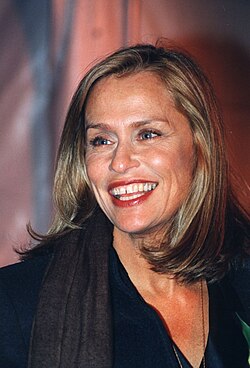 Lauren Hutton ไอคอนความงามเหนือกาลเวลา ผู้เปลี่ยนจุดด้อยให้เป็นเอกลักษณ์ระดับโลก