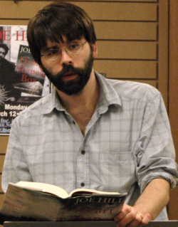 Joe Hill นักเขียนสยองขวัญรุ่นใหม่ผู้สร้างชื่อภายใต้เงาของ Stephen King