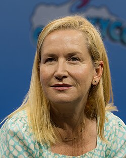 Angela Kinsey เส้นทางชีวิตจากเด็กสาวในจาการ์ตา สู่ดาวเด่นแห่ง The Office
