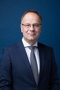 Tibor Navracsics นักการเมืองผู้ทรงอิทธิพลและผู้เชี่ยวชาญด้านรัฐศาสตร์ของฮังการี