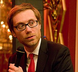Stephen Merchant อัจฉริยะเบื้องหลังความสำเร็จของ The Office และเส้นทางสายตลกระดับโลก