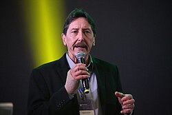 Robert Cervero ผู้เชี่ยวชาญด้านการวางผังเมืองและการขนส่งยั่งยืนระดับโลก