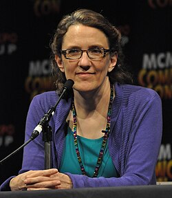 Jane Espenson ผู้เขียนบทและโปรดิวเซอร์มือฉมังแห่งโลกซีรีส์ไซไฟและแฟนตาซี