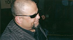 Taz ตำนานนักมวยปล้ำ 'เครื่องจักรซูเพล็กซ์' และผู้บรรยายระดับโลก