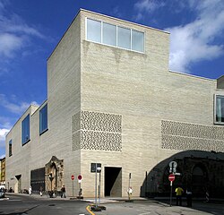 Peter Zumthor สถาปนิกผู้รังสรรค์ความงามแห่งความเรียบง่ายและแสงสว่าง