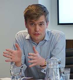 Jim Waterson เส้นทางอาชีพนักข่าวแถวหน้าของอังกฤษ