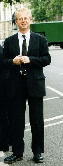 Richard Curtis เจ้าพ่อหนังรักและผู้ขับเคลื่อนงานการกุศลระดับโลก