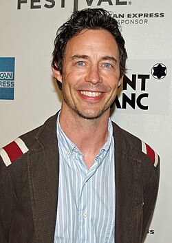 Tom Cavanagh นักแสดงมากฝีมือผู้พลิกบทบาทจากซีรีส์คอมเมดี้สู่จักรวาล The Flash