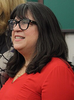 E. L. James ผู้สร้างปรากฏการณ์ Fifty Shades และเส้นทางสู่การเป็นนักเขียนระดับโลก