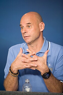 Guy Laliberté มหาเศรษฐีผู้สร้างตำนาน Cirque du Soleil จากศิลปินข้างถนนสู่การเดินทางสู่อวกาศ