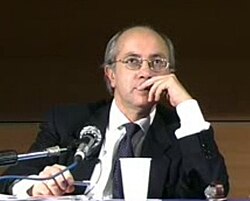Roberto Esposito กับปรัชญาการเมืองร่วมสมัยและแนวคิดชีวการเมือง