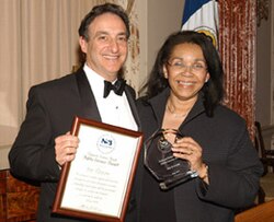 Ira Flatow ผู้ถ่ายทอดวิทยาศาสตร์ผ่านสื่อระดับโลกและผู้สร้าง Science Friday