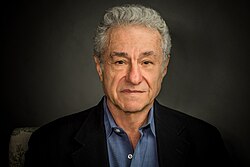 Gar Alperovitz นักประวัติศาสตร์และนักเศรษฐศาสตร์การเมืองผู้ท้าทายอำนาจรัฐและทุนนิยม