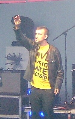 Jon McClure เส้นทางดนตรีและตัวตนของ The Reverend แห่งวง Reverend and The Makers
