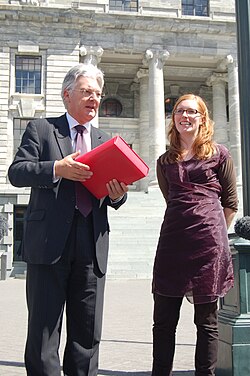 Peter Dunne นักการเมืองผู้ทรงอิทธิพลและเส้นทางสายกลางของนิวซีแลนด์