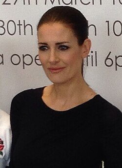 Kirsty Gallacher เส้นทางชีวิตจากนางแบบสู่พิธีกรแถวหน้าของอังกฤษ
