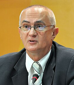Rodoljub Šabić นักกฎหมายและอดีตรัฐมนตรีผู้มีบทบาทสำคัญในเซอร์เบีย
