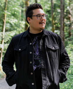 Jordan Abel กวีและนักวิชาการผู้สะท้อนประวัติศาสตร์ผ่านงานเขียนร่วมสมัย
