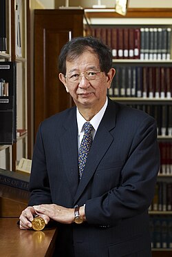 Yuan Tseh Lee นักเคมีรางวัลโนเบลผู้บุกเบิกพลศาสตร์ปฏิกิริยาเคมี
