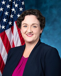 Katie Porter เส้นทางนักการเมืองหญิงผู้ทรงอิทธิพลและสไตล์การซักฟอกที่โลกจดจำ