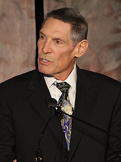 Gary K. Michelson ศัลยแพทย์ผู้พลิกโฉมวงการแพทย์และมหาเศรษฐีใจบุญ