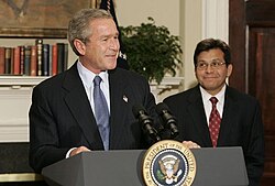 Alberto Gonzales เส้นทางชีวิตจากลูกแรงงานสู่ตำแหน่งอัยการสูงสุดสหรัฐฯ