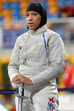 Ibtihaj Muhammad นักดาบหญิงผู้สร้างประวัติศาสตร์และแรงบันดาลใจระดับโลก