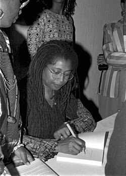 Alice Walker นักเขียนหญิงผู้พลิกประวัติศาสตร์วรรณกรรมและนักเคลื่อนไหวเพื่อสิทธิมนุษยชน