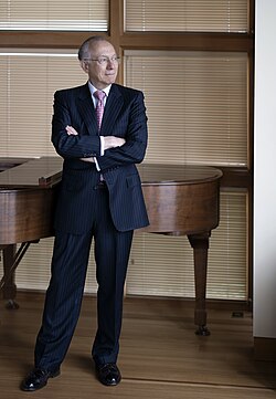 Harvey Fineberg ผู้เชี่ยวชาญด้านนโยบายสุขภาพและอดีตผู้บริหารระดับสูงของมหาวิทยาลัยฮาร์วาร์ด