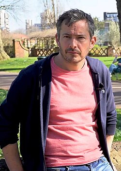 Giles Coren นักวิจารณ์อาหารและคอลัมนิสต์ผู้ทรงอิทธิพลและเต็มไปด้วยสีสันแห่งอังกฤษ