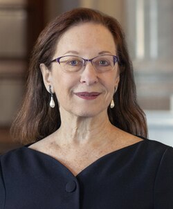 Shira Perlmutter กับการต่อสู้ทางกฎหมายในฐานะนายทะเบียนลิขสิทธิ์สหรัฐฯ
