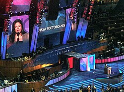 Maya Soetoro-Ng นักวิชาการผู้ขับเคลื่อนสันติภาพและน้องสาวของบารัก โอบามา
