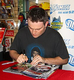 Scott Snyder นักเขียนคอมิกส์ผู้พลิกโฉมจักรวาล DC และเจ้าของผลงานระดับตำนาน