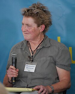 Elizabeth McGowan นักข่าวรางวัลพูลิตเซอร์ผู้เอาชนะมะเร็งด้วยพลังใจ
