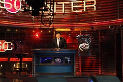 Josh Elliott เส้นทางอาชีพผู้ประกาศข่าวและผู้เชี่ยวชาญด้านกีฬาชื่อดังของสหรัฐฯ