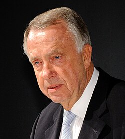 Bernd Otto Neumann นักการเมืองผู้ทรงอิทธิพลและประธานคณะกรรมการภาพยนตร์แห่งสหพันธ์สาธารณรัฐเยอรมนี