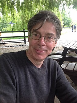 Simon Schaffer นักประวัติศาสตร์วิทยาศาสตร์ผู้ทรงอิทธิพลแห่งมหาวิทยาลัยเคมบริดจ์