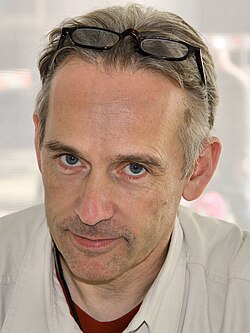 Jasper Fforde นักเขียนผู้พลิกโฉมโลกวรรณกรรมด้วยจินตนาการเหนือชั้น