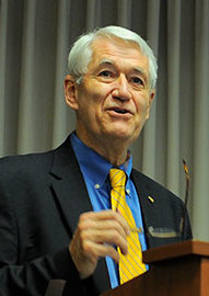 Robert J. Birgeneau นักฟิสิกส์ผู้ทรงอิทธิพลและผู้บริหารมหาวิทยาลัยระดับโลก