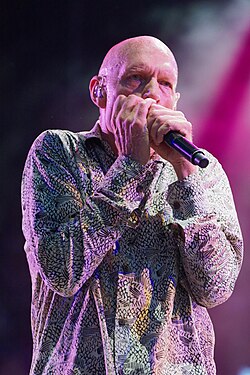 Peter Garrett จากร็อกสตาร์ผู้ทรงอิทธิพลสู่รัฐมนตรีผู้ขับเคลื่อนสิ่งแวดล้อมของออสเตรเลีย