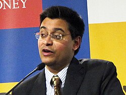 Rana Mitter นักประวัติศาสตร์ผู้เชี่ยวชาญด้านจีนสมัยใหม่และผู้ทรงอิทธิพลทางวิชาการ