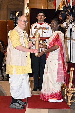 Stephen Knapp ผู้เผยแพร่วัฒนธรรมพระเวทและเจ้าของรางวัล Padma Shri