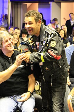 Craig Charles ศิลปินผู้มากความสามารถจากบทบาท Dave Lister สู่ดีเจสาย Funk & Soul