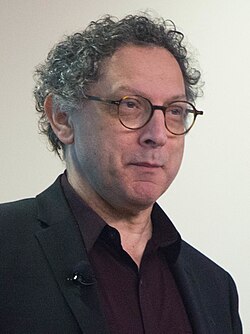 Fred M. Kaplan นักเขียนและนักข่าวผู้เชี่ยวชาญด้านยุทธศาสตร์การทหารและนโยบายต่างประเทศ