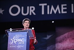 Joni Ernst เส้นทางจากทหารผ่านศึกสู่สว. หญิงคนแรกของรัฐไอโอวา