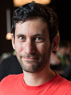 Jon Burgerman ศิลปินผู้เปลี่ยนการวาดเส้นยุ่งเหยิงให้เป็นงานศิลปะระดับโลก