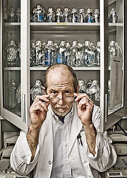Bert Vogelstein ผู้บุกเบิกด้านจีโนมิกส์มะเร็งและกลไกการกลายพันธุ์ของเซลล์