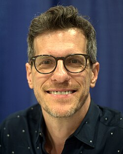 Brian Selznick ศิลปินผู้ผสานโลกแห่งภาพวาดและตัวอักษรได้อย่างมหัศจรรย์
