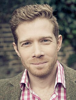 Zeb Soanes ศิลปินผู้ใช้เสียงสะกดใจและนักเขียนผู้สร้างแรงบันดาลใจ